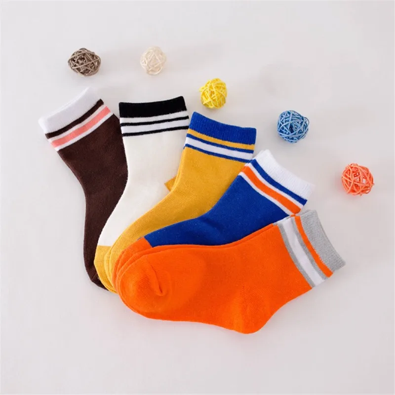 Весенние хлопковые спортивные носки белого цвета для маленьких мальчиков и