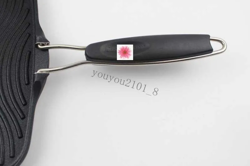 

Steak roasting pan with foldable handle