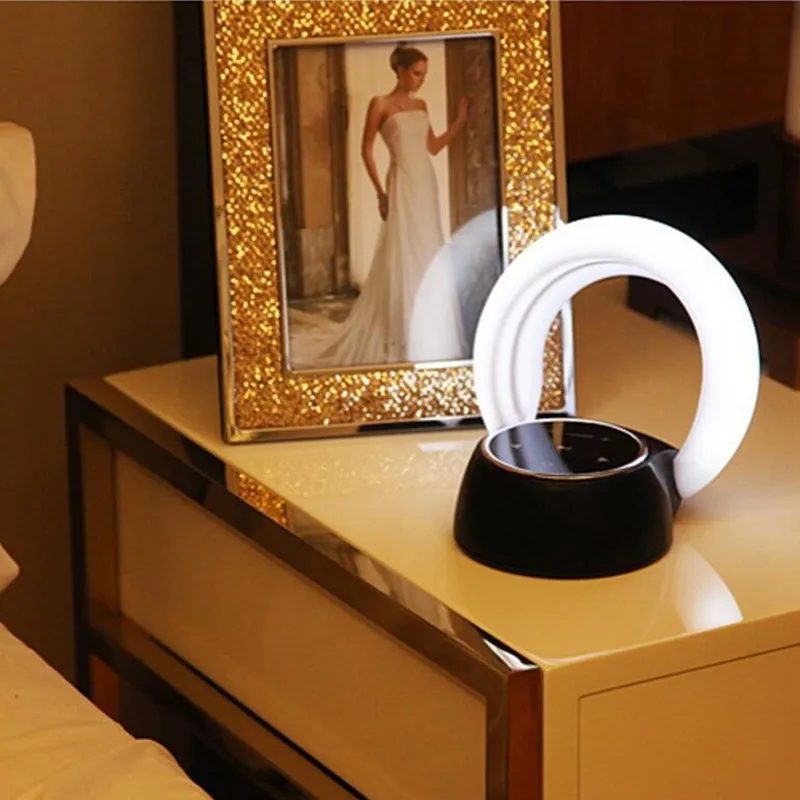 5 шт. Бесплатная доставка Новые лампы динамик bluetooth Bluetooth Smart Touch атмосферу Moon Bay