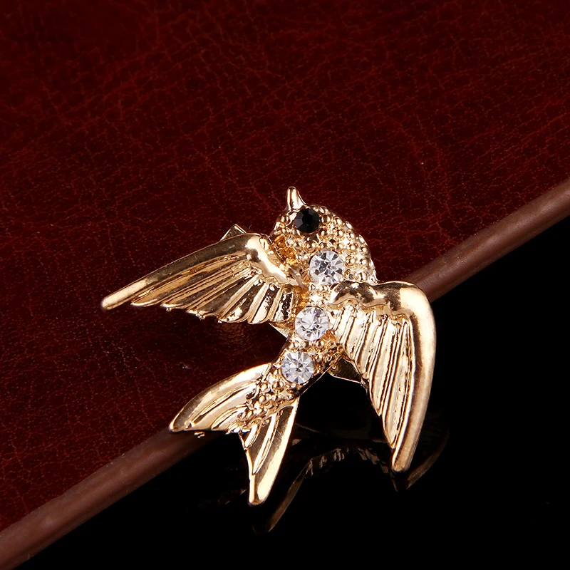 Мультяшная летающая птица брошь шпильки золотистого цвета Стразы кристалл