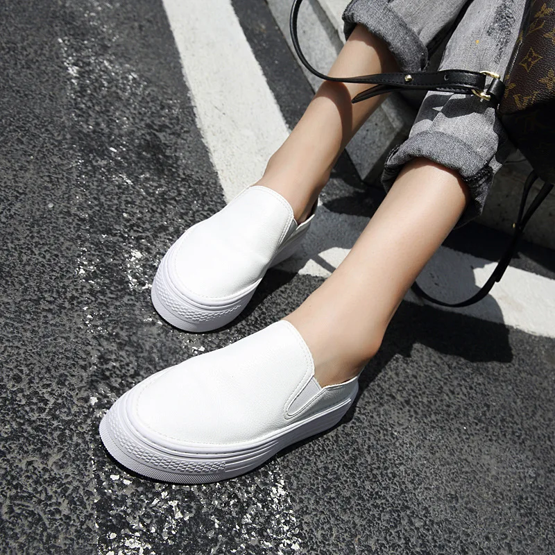 Брендовая прогулочная обувь на плоской подошве коллекция 2019 года женские лоферы