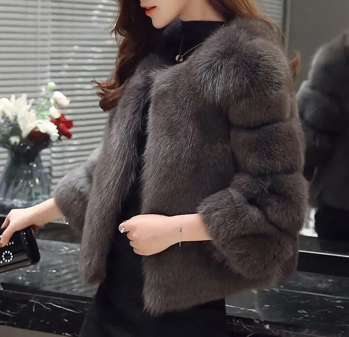 Silver fox color Новое поступление, модное женское меховое пальто, высокое качество, искусственный Лисий мех, пэтчворк, короткое пальто, женская зимняя теплая куртка, парка - Цвет: Silver fox color