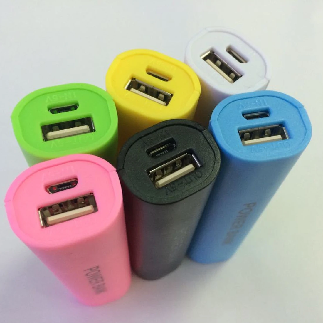 Зарядное устройство Centechia для мобильных телефонов USB 1x18650 чехол зарядного
