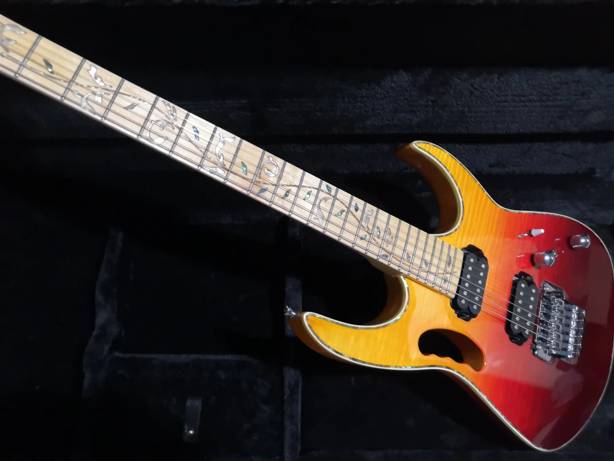 Красная электрогитара banez Rosewood fretboard HH звукосниматели под заказ по