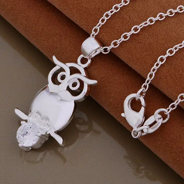 Женское колье с подвеской серебряного цвета, с камнем