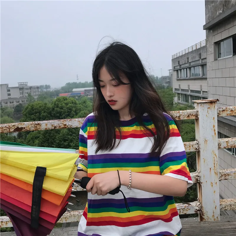 Новая летняя Корейская футболка ulzzang Harajuku bf wind свободная в радужную полоску с