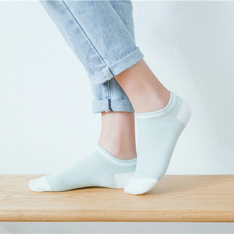 

Women's Socks & Hosiery