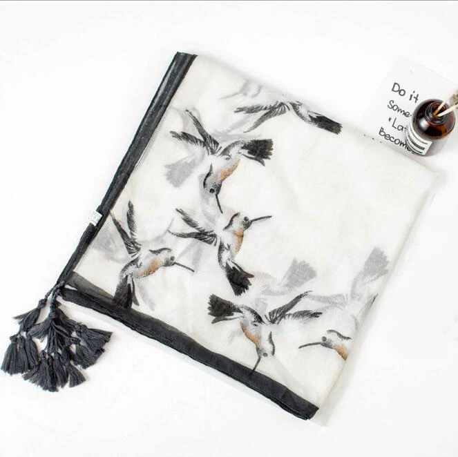 New spring and summer silk scarf Magpie print Women beach towel sunscreen shawl |