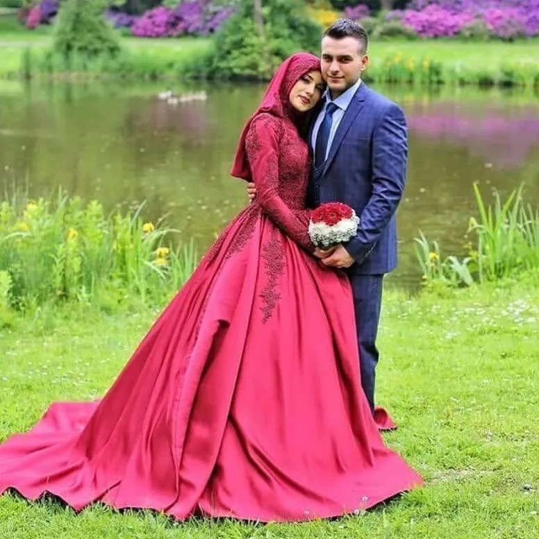 

Red Long Sleeve Hijab Satin Appliques Arabic Ball New Muslim Arabic Wedding Dress Boho Sofuge Vestido De Noiva