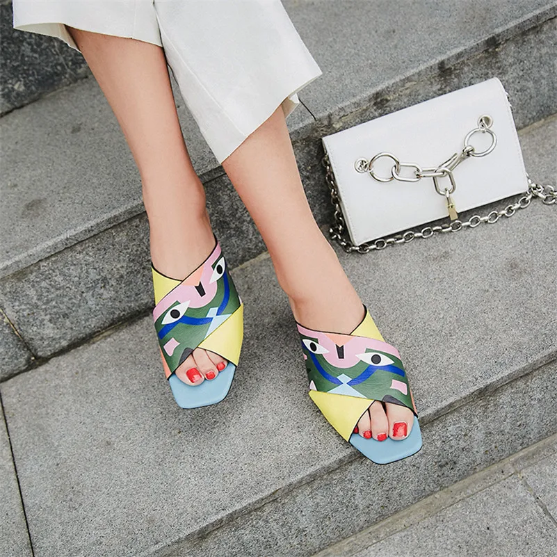 Женские босоножки на квадратном каблуке новинка 2018 летние модные сандалии