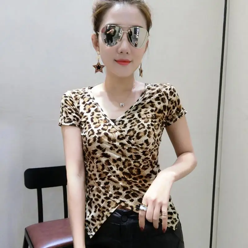 Женская блузка с v образным вырезом и асимметричным подолом повседневная