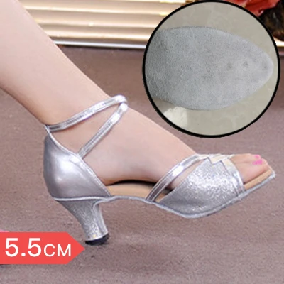Silver5.5 Yukigaga/Новинка года; Брендовая обувь для латинских танцев золотого и серебряного цвета; женская обувь для сальсы с закрытым носком; обувь для танцев и вечеринок на низком каблуке; L5d - Цвет: Silver5.5