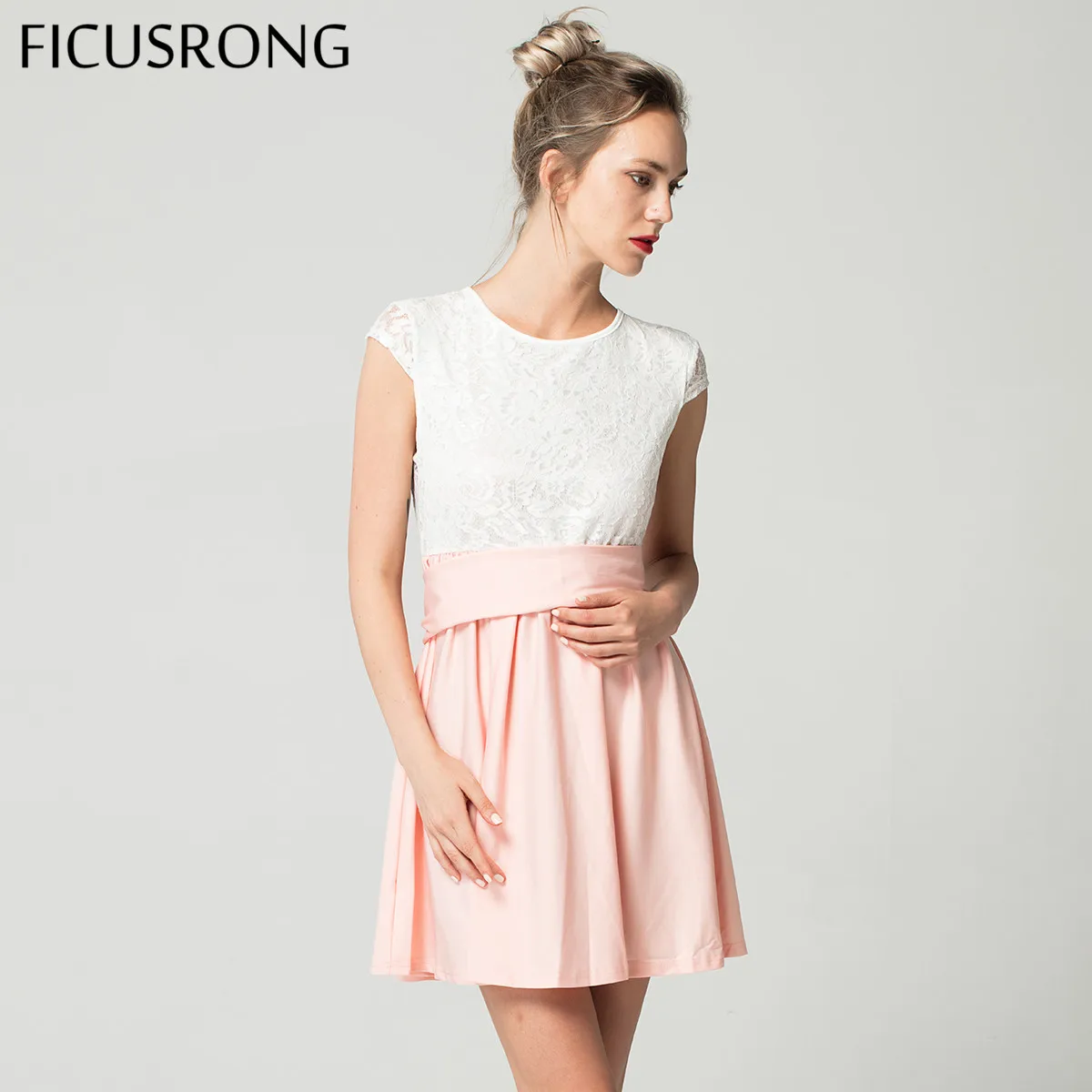 Элегантное кружевное пышное платье принцессы с поясом летнее пляжное в стиле