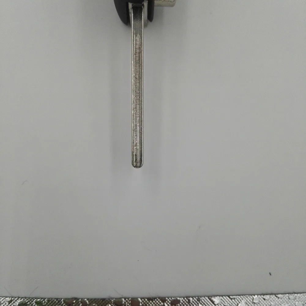 Сменный пустой ключ для откидной крышки с 3 кнопками батарейным отсеком на лезвии