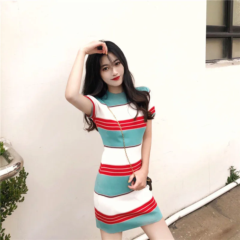 Женское трикотажное платье в полоску повседневное облегающее Корейском стиле
