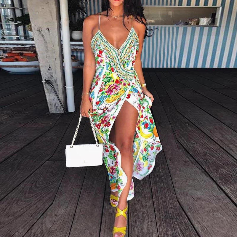 Женское платье макси с высоким разрезом и глубоким v-образным вырезом летнее