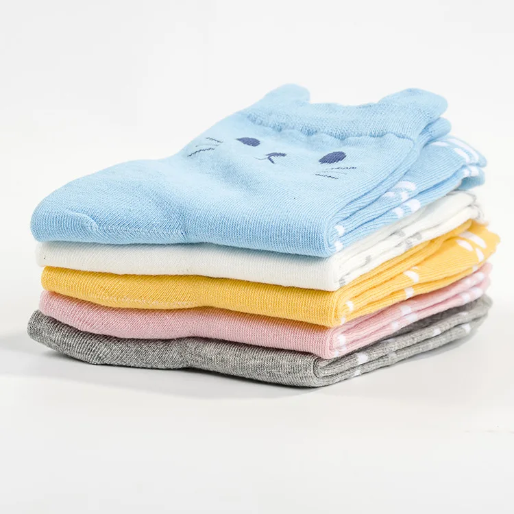 

Women's Socks & Hosiery