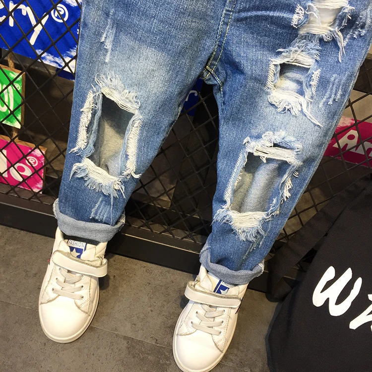 Джинсы с дырками для мальчиков и девочек 1-6 лет школьные детские брюки брендовые