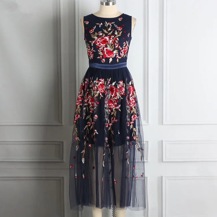 Хорошее качество 2017 новый летний dress женщины без рукавов марля цветок вышивка длинные платья бежевый синий