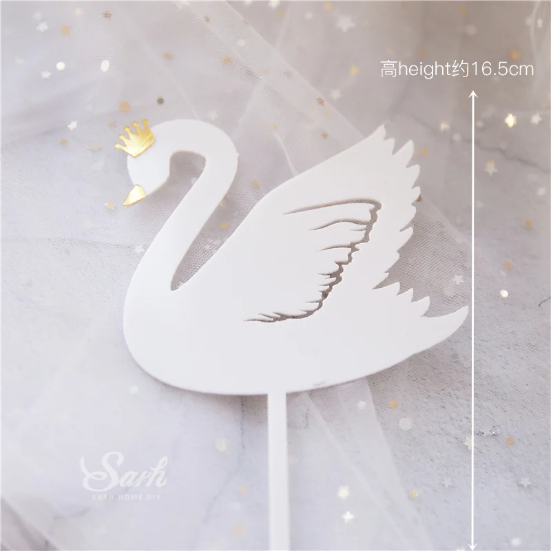 White crown swan Глянцевый золотистый Серебристый Корона лебедь торт топперы День Святого Валентина украшения свадебные принадлежности для девочек выпечки милые подарки - Цвет: White crown swan
