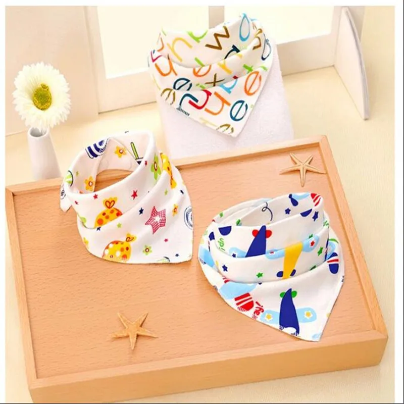 2 шт./лот детские нагрудники водонепроницаемые треугольные хлопковые с рисунком