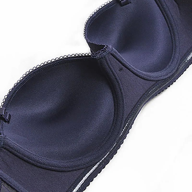 Молодая девушка ультратонкий бюстгальтер с получашечками плюс Размеры чашки