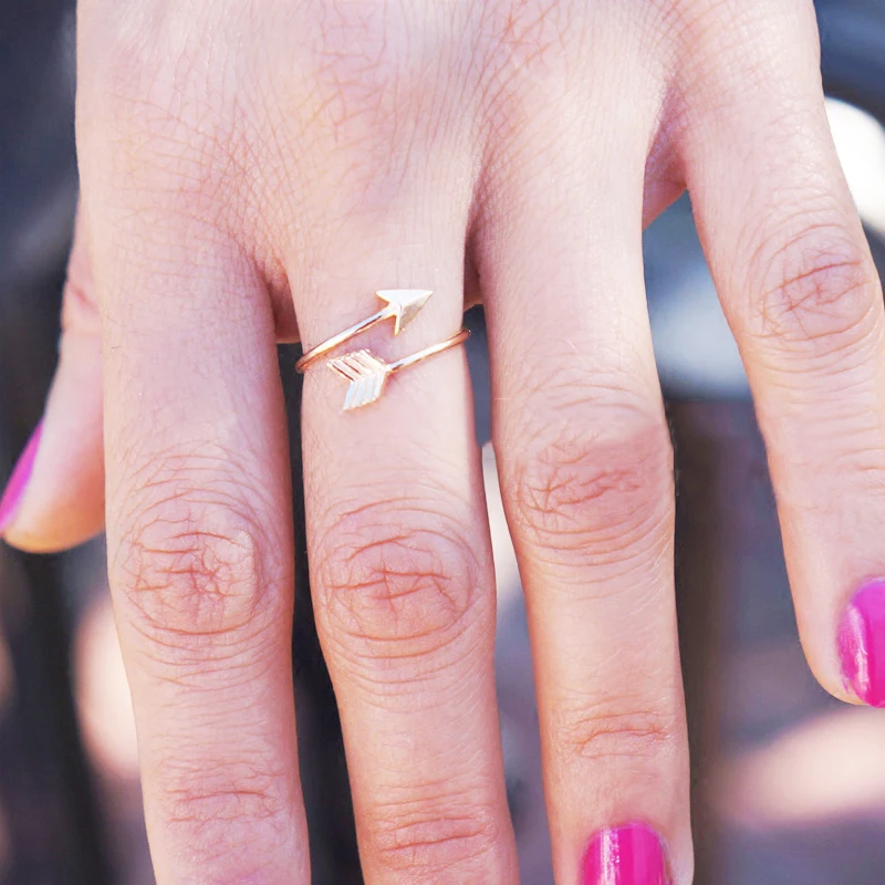 Женское и мужское кольцо со стрелками классическое золотого серебряного цвета 1