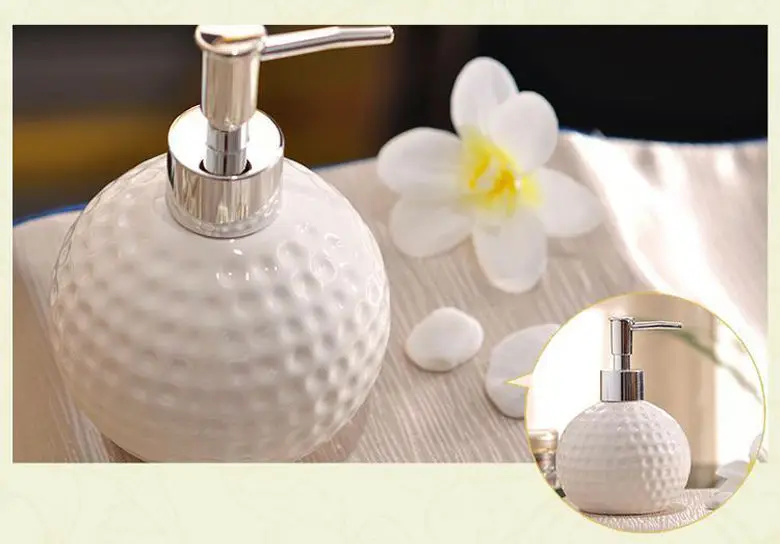 Фарфоровые наборы для ванной комнаты керамический дизайн с зернистой текстурой