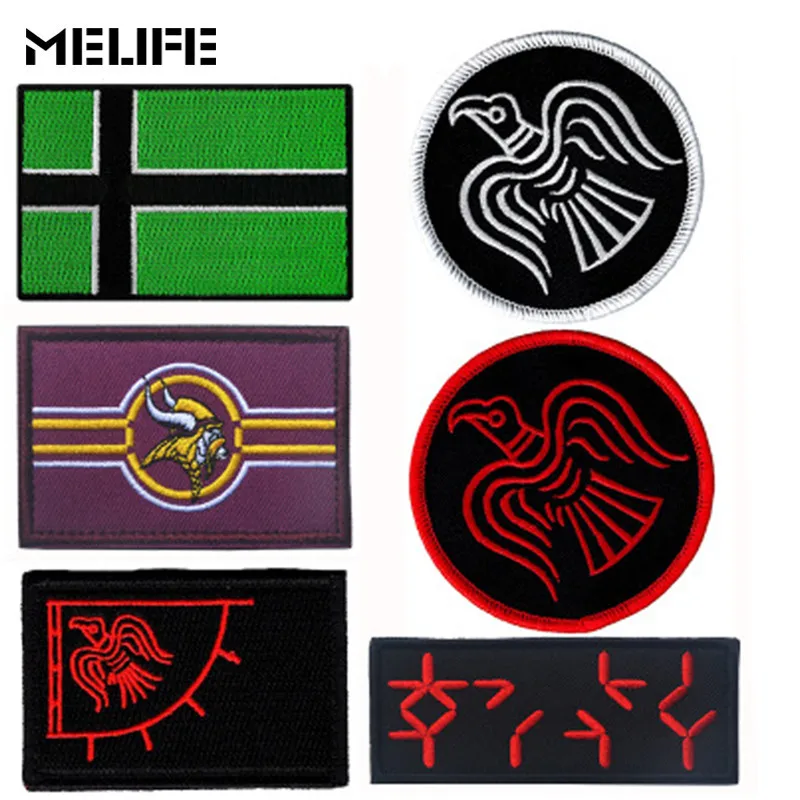 

Team souvenir Embroidered patch Vinnland Viking flag patch Odinic Norse Odins Raven Flag Patches Hook Tactical Badges for bag