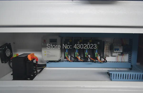 600*900 мм фрезерный станок с ЧПУ 2.2KW Водяное охлаждение шпинделя 4 оси 6090 1212 для