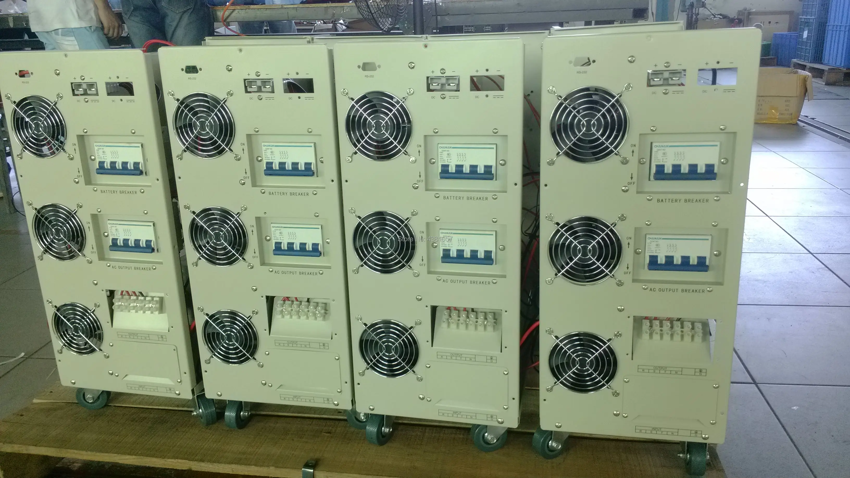 3000 Вт Солнечный инвертор 3 фазы с зарядным устройством переменного тока чистый