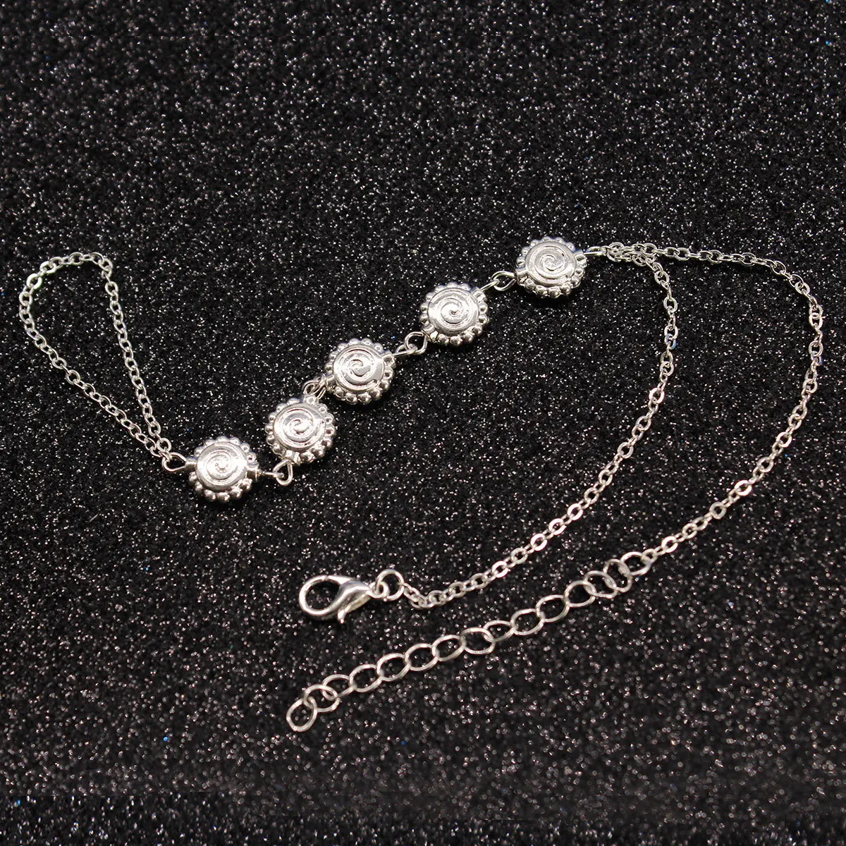 

Fashion Gold Silver Color Chain Charm Bracelet Female Geometric Pendant Hand Accessories for Women L076