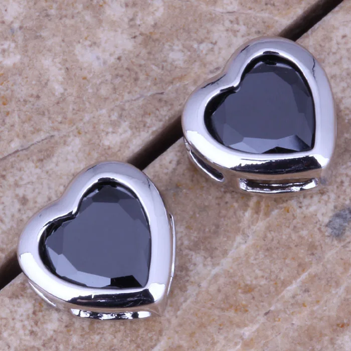 Великолепные посеребренные серьги-гвоздики с черным кубическим цирконием S0460 |