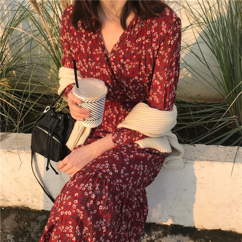 Женское весеннее длинное цветочное базовое платье с v-образным вырезом