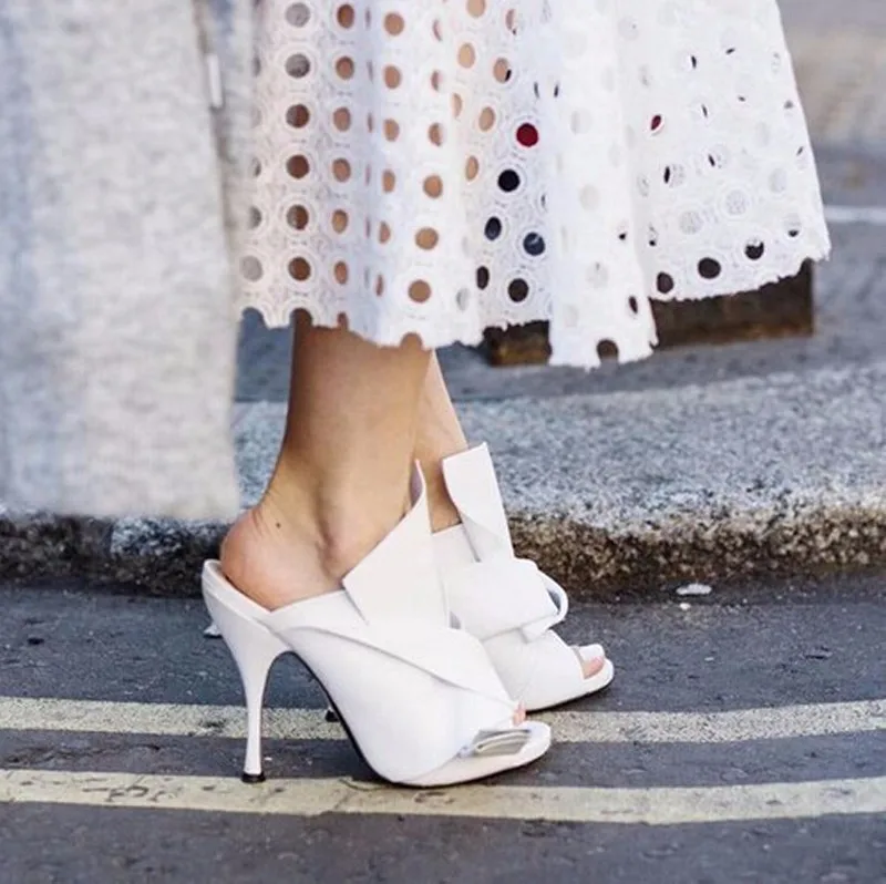 Новое поступление женские летние шелковые сандалии шлепанцы с украшением в виде