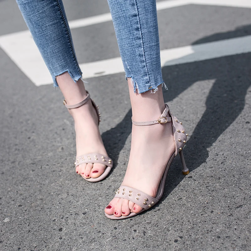 Женские сандалии на высоком каблуке повседневные из искусственной кожи с