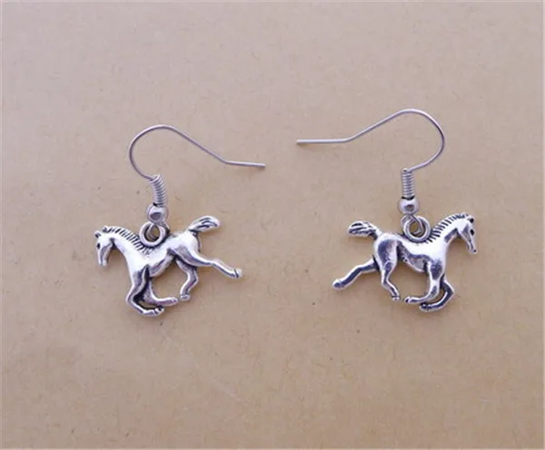 Корейские Изящные большие серьги-гвоздики в виде лошади | Украшения и аксессуары