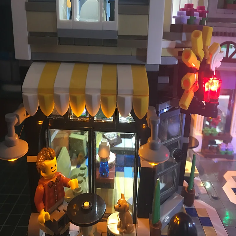 Набор со светодиодной подсветкой для конструктора Lego City Street 10255 сборная площадь