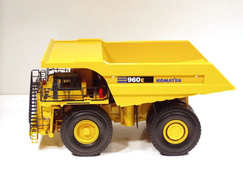 Первый редуктор KOMATSU 1/50 масштаб 960E горный самосвал литая копия автомобиля