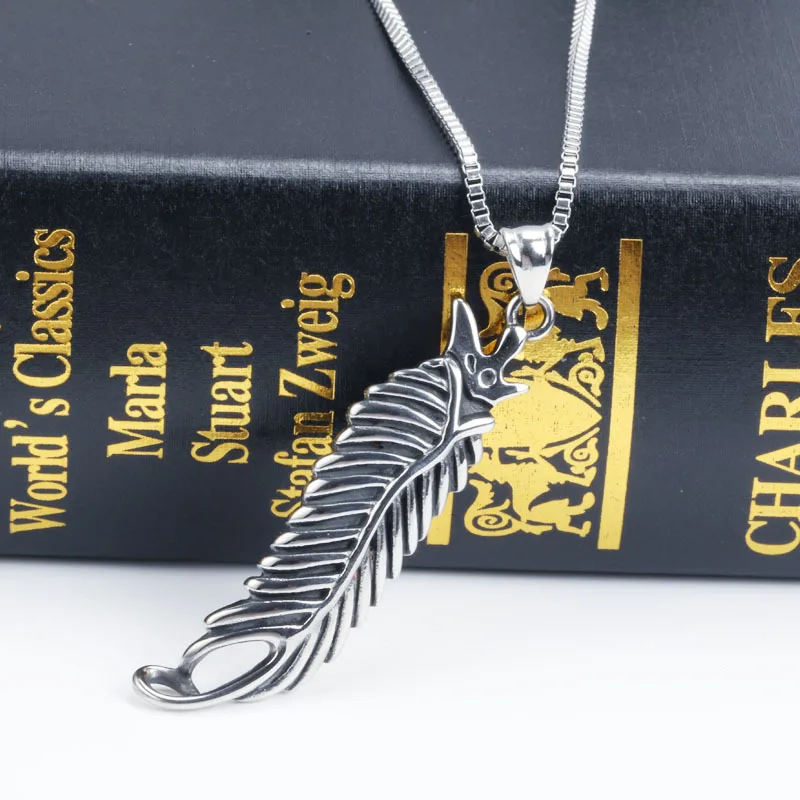 

Vintage Leaf Pendant Stainless Steel Necklace Titanium Made Chic Jewelry new Arrivals