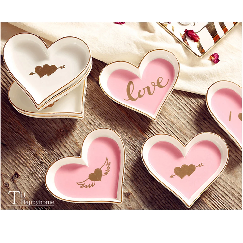 

NEW luxury ceramic love plate exquisite heart-shaped ceramic gilt small dish jewelry plate storage decorative plate woman gift