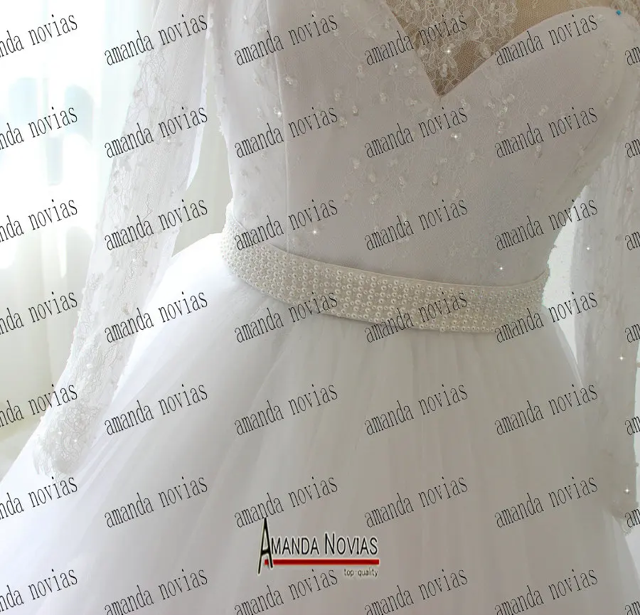 Свадебное платье с открытыми плечами жемчужным поясом белого цвета заказ