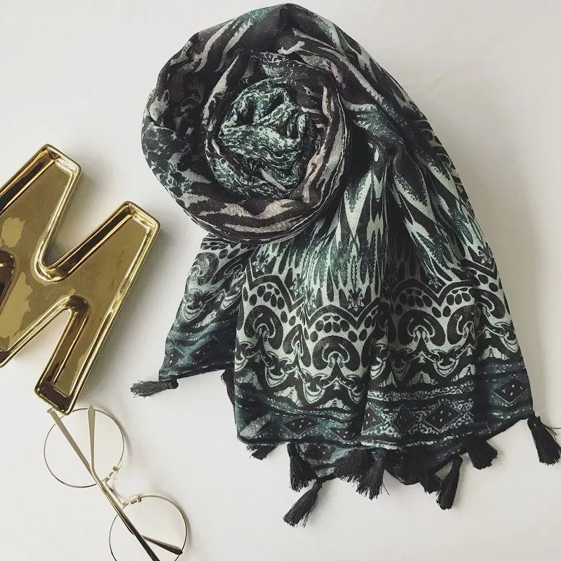 Fashion viscose totem pattern print colorfull tassels modal hijab women scarf/scarves wraps Muslim foulard bandana 10pcs/lot |