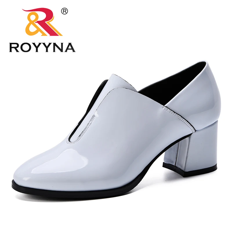 Женские лакированные туфли лодочки ROYYNA офисные на высоком каблуке с круглым