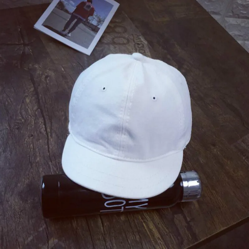 Белый Cotton Short Brim Baseball Cap For Women Men Solid Soft Brim Snapback Hat Female Vintage Trucker Hat Retro Male Cap Gorras - Цвет: Белый