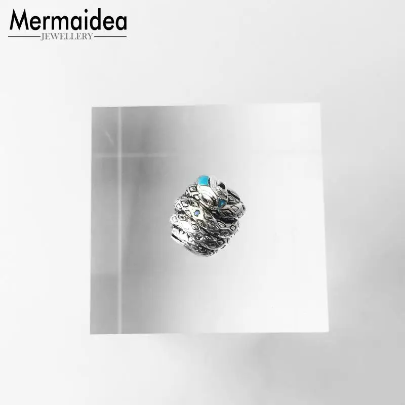 Очаровательные бусы этнические синие змеиные посеребренные циркониевые Бусины