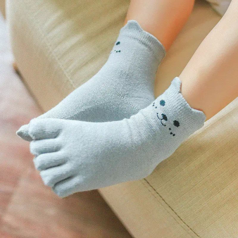 solid grey bear Новые кавайные носки с пандой для мальчиков и девочек детские носки с пальцами милый носок с пятью пальцами для детей коррекция носка подарки на год От 3 до 12 лет - Цвет: solid grey bear
