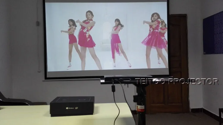 Мобильный Офис Портативный Windows 10 10000 мАч Батареи RAM 2 ГБ ROM 32 Г Screenless Компьютер