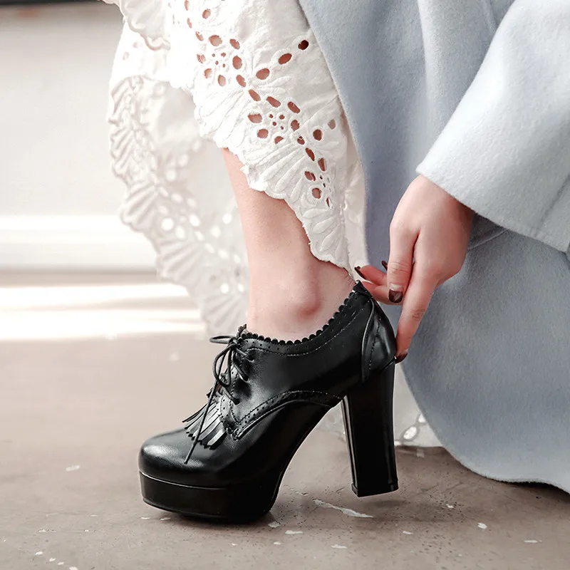 YMECHIC/женские весенние туфли броги женские гладиаторы на платформе с кисточками и