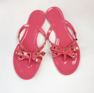 Новинка 2019 года Летние однотонные прозрачные тапочки на плоской подошве